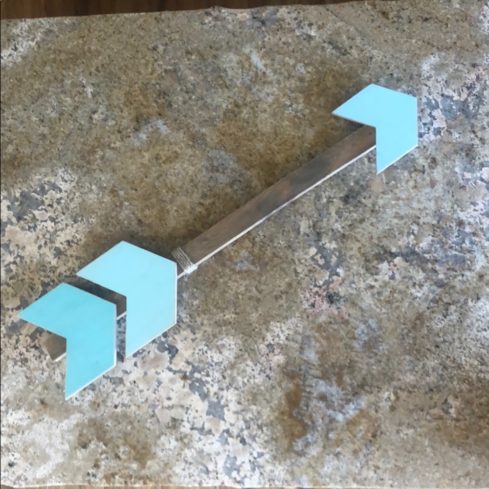 Wooden arrow decor
